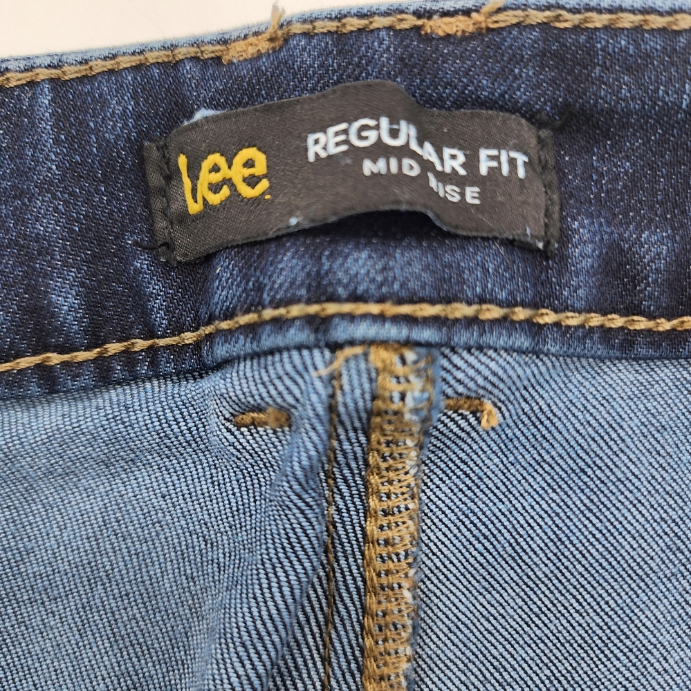 Lee Regular Fit Mid Rise Jean Shorts Size 18W - Picture 3 of 4